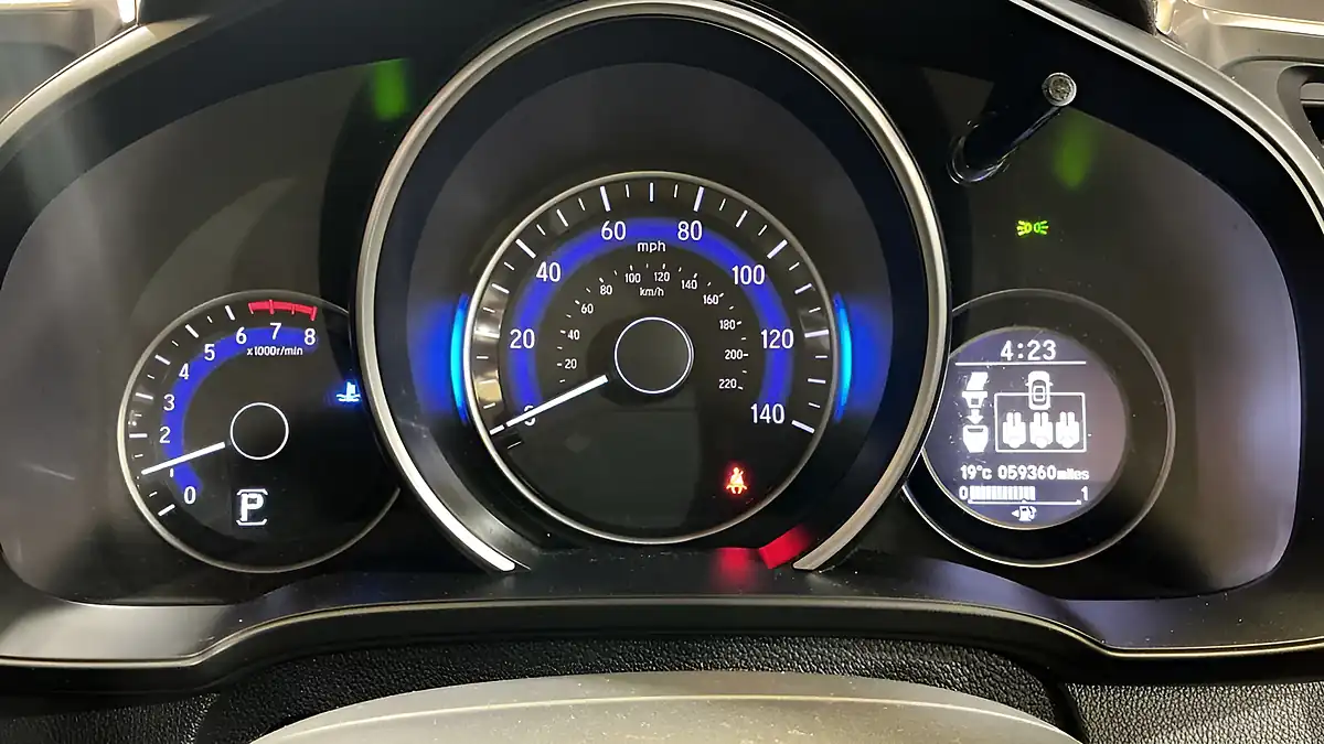 Used 2018 Honda Jazz Se Grey - Interior and Exterior details 9
