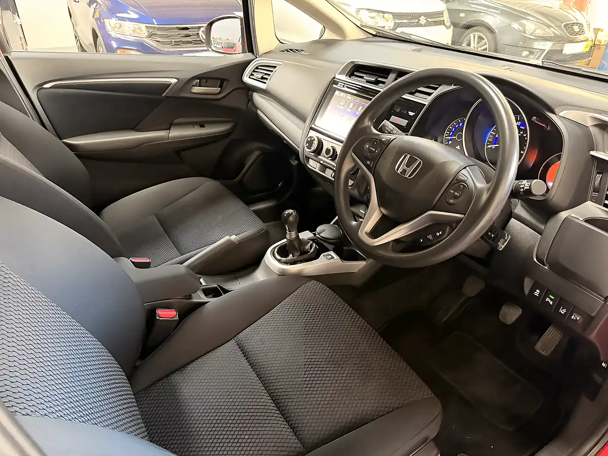 Used 2018 Honda Jazz Se Navi Red - Interior and Exterior details 17