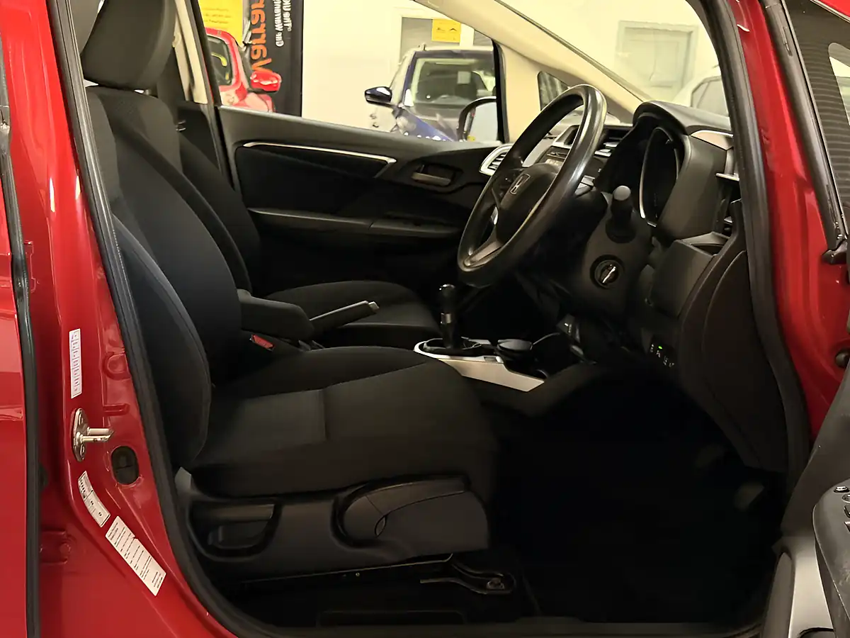 Used 2018 Honda Jazz Se Navi Red - Interior and Exterior details 19