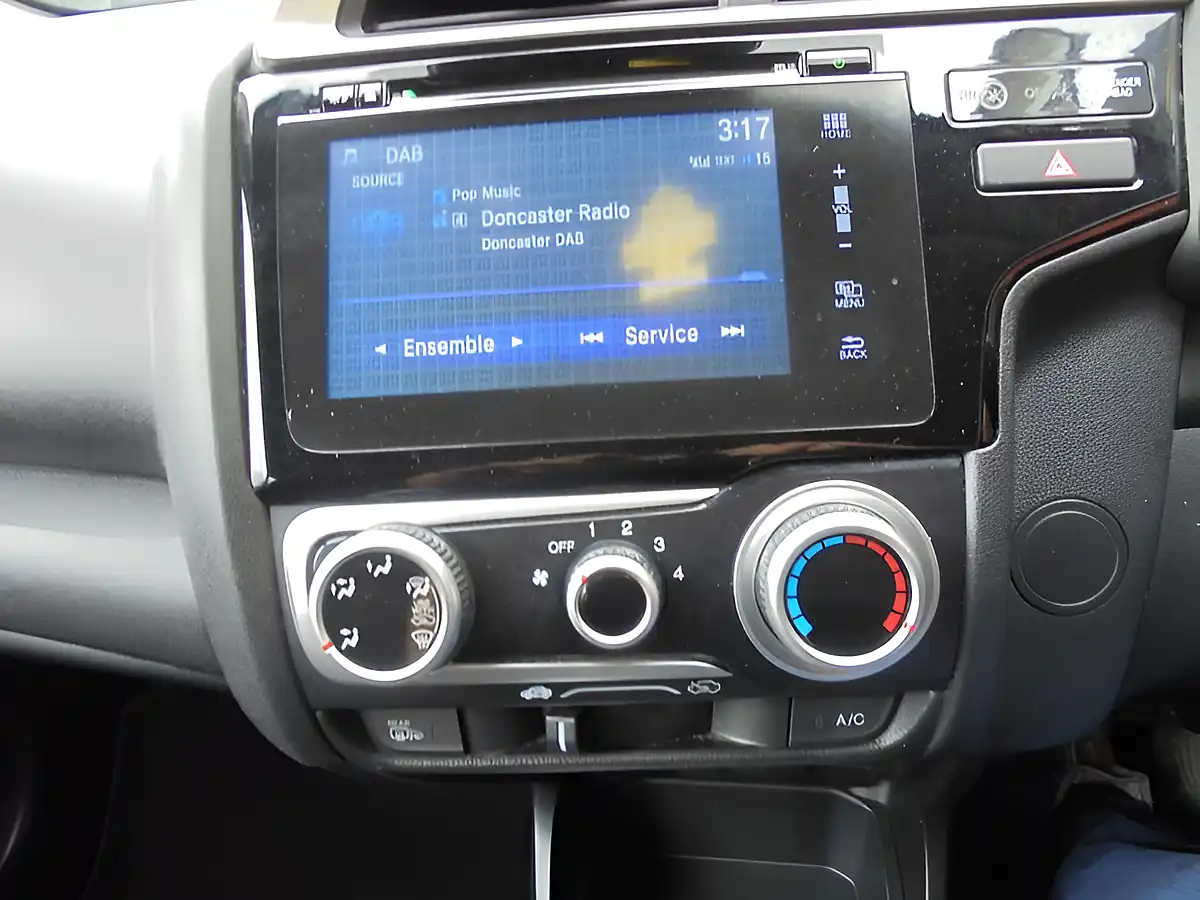 Used 2018 Honda Jazz Se Red - Interior and Exterior details 13