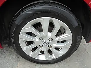 Used 2018 Honda Jazz Se Red - Interior and Exterior details 16