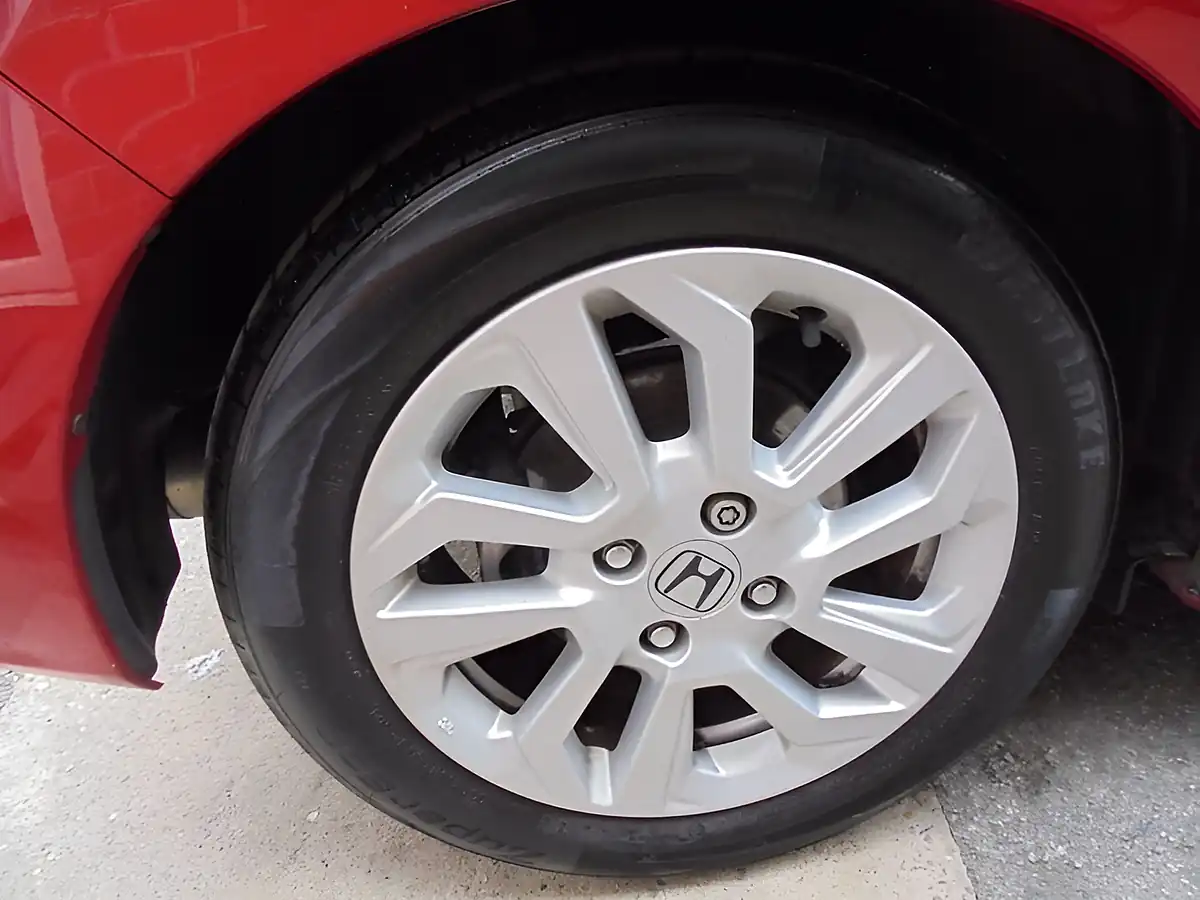 Used 2018 Honda Jazz Se Red - Interior and Exterior details 19