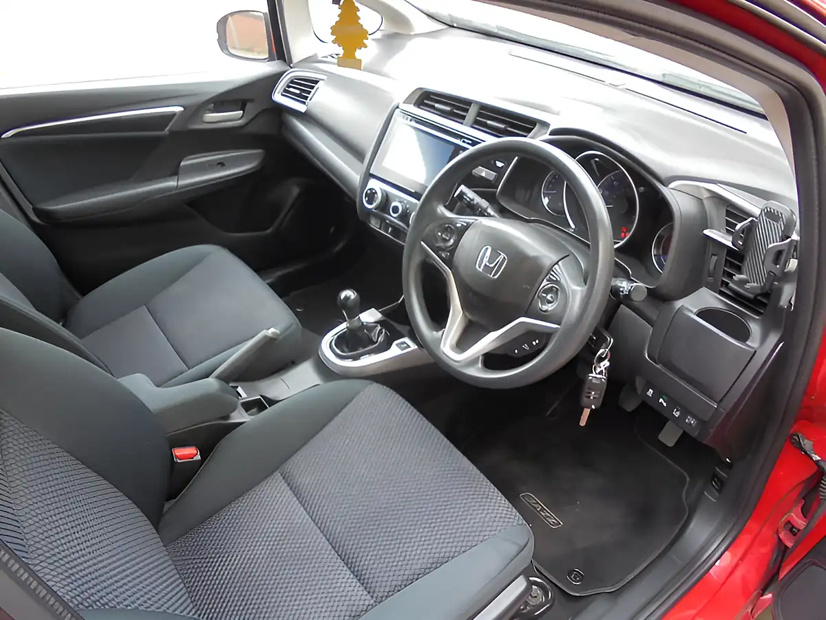 Used 2018 Honda Jazz Se Red - Interior and Exterior details 8