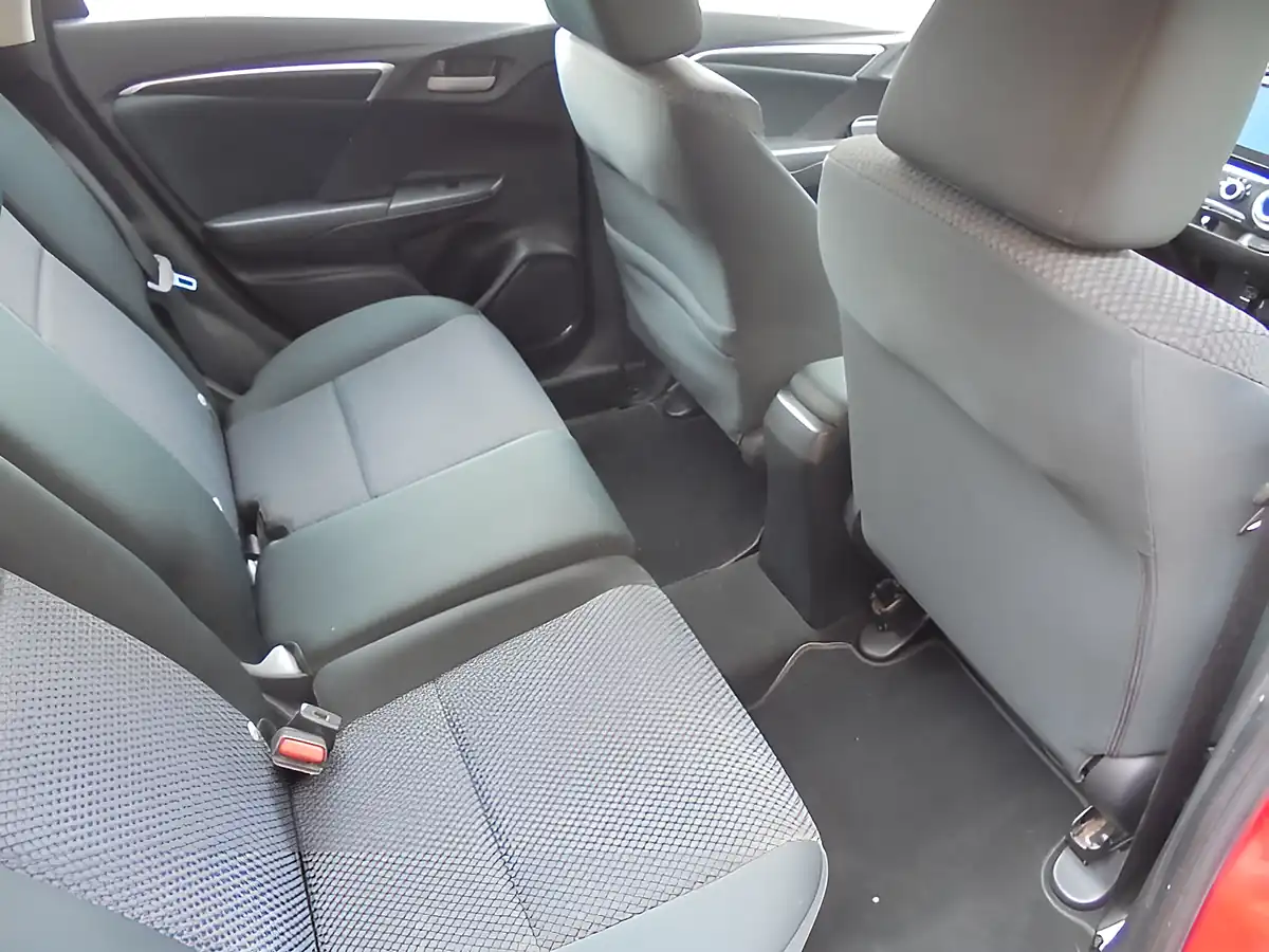 Used 2018 Honda Jazz Se Red - Interior and Exterior details 9