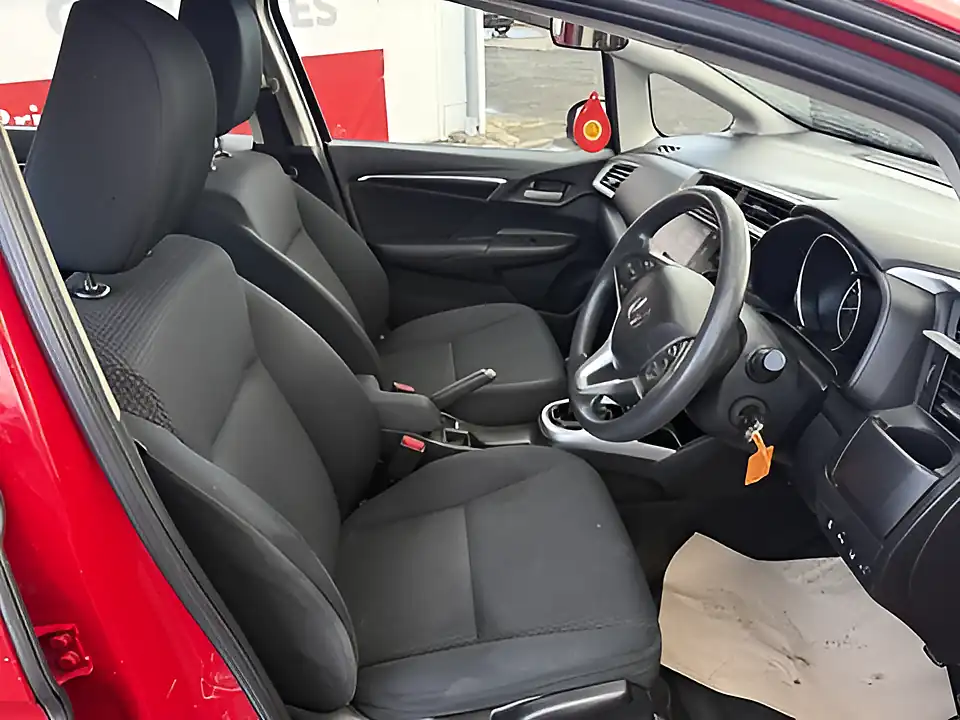 Used 2018 Honda Jazz Se Red - Interior and Exterior details 10