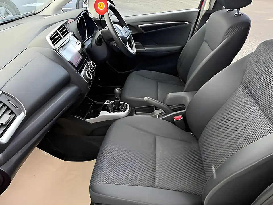 Used 2018 Honda Jazz Se Red - Interior and Exterior details 12