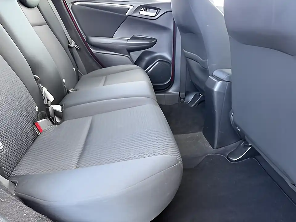 Used 2018 Honda Jazz Se Red - Interior and Exterior details 15