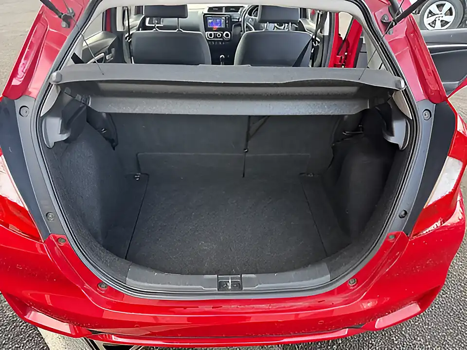 Used 2018 Honda Jazz Se Red - Interior and Exterior details 18