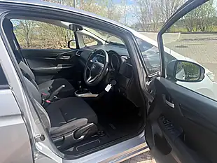 Used 2018 Honda Jazz Silver - Interior and Exterior details 14