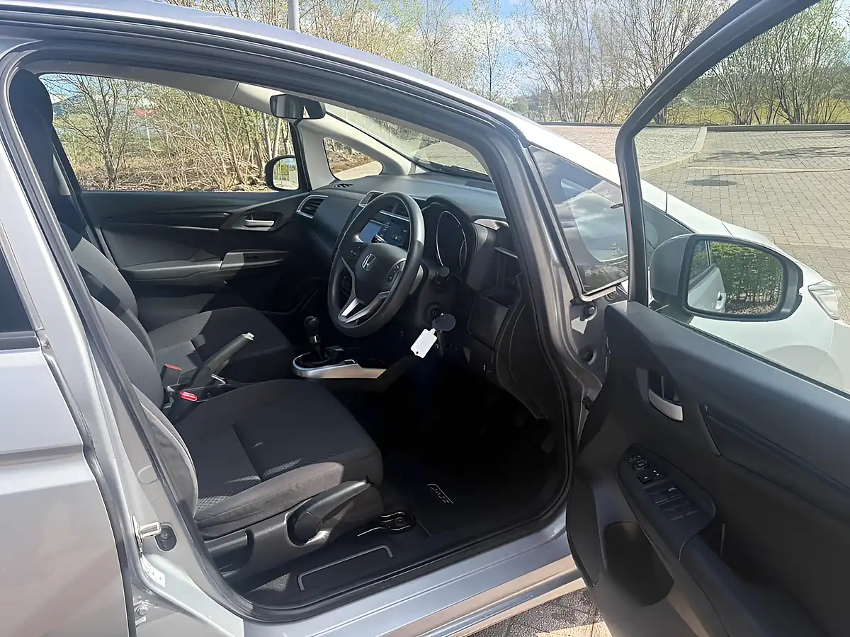 Used 2018 Honda Jazz Silver - Interior and Exterior details 14