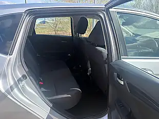Used 2018 Honda Jazz Silver - Interior and Exterior details 19