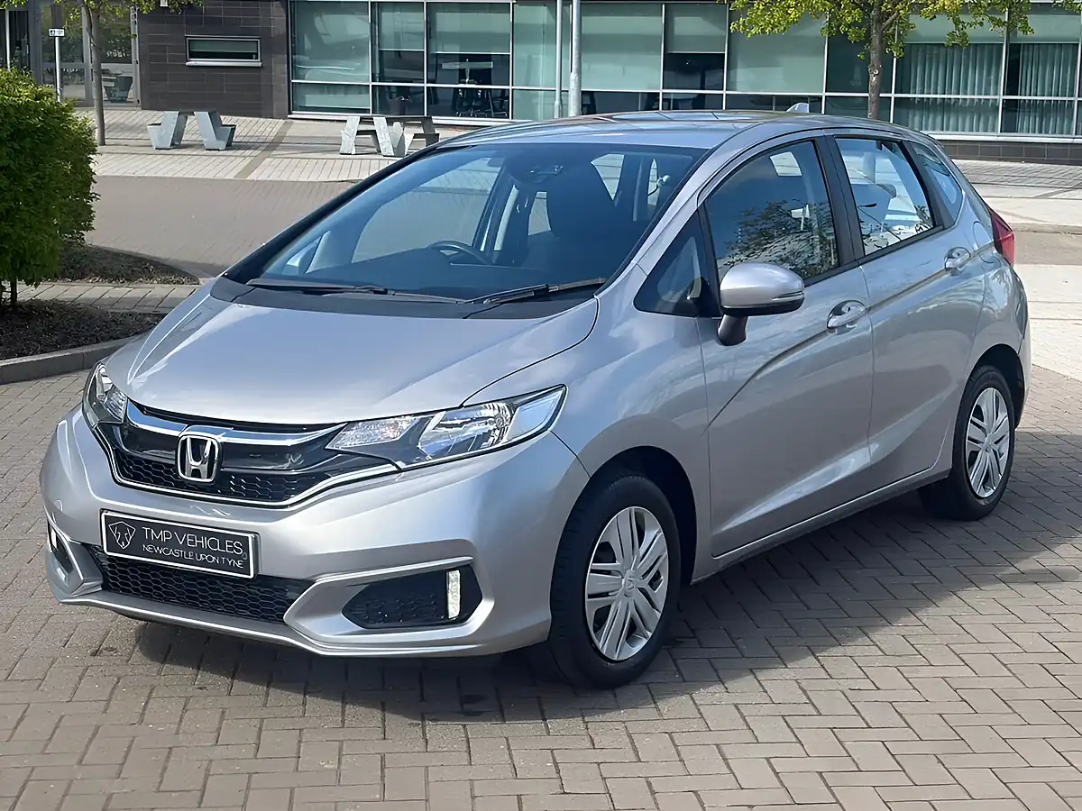 Used 2018 Honda Jazz Silver - Interior and Exterior details 9