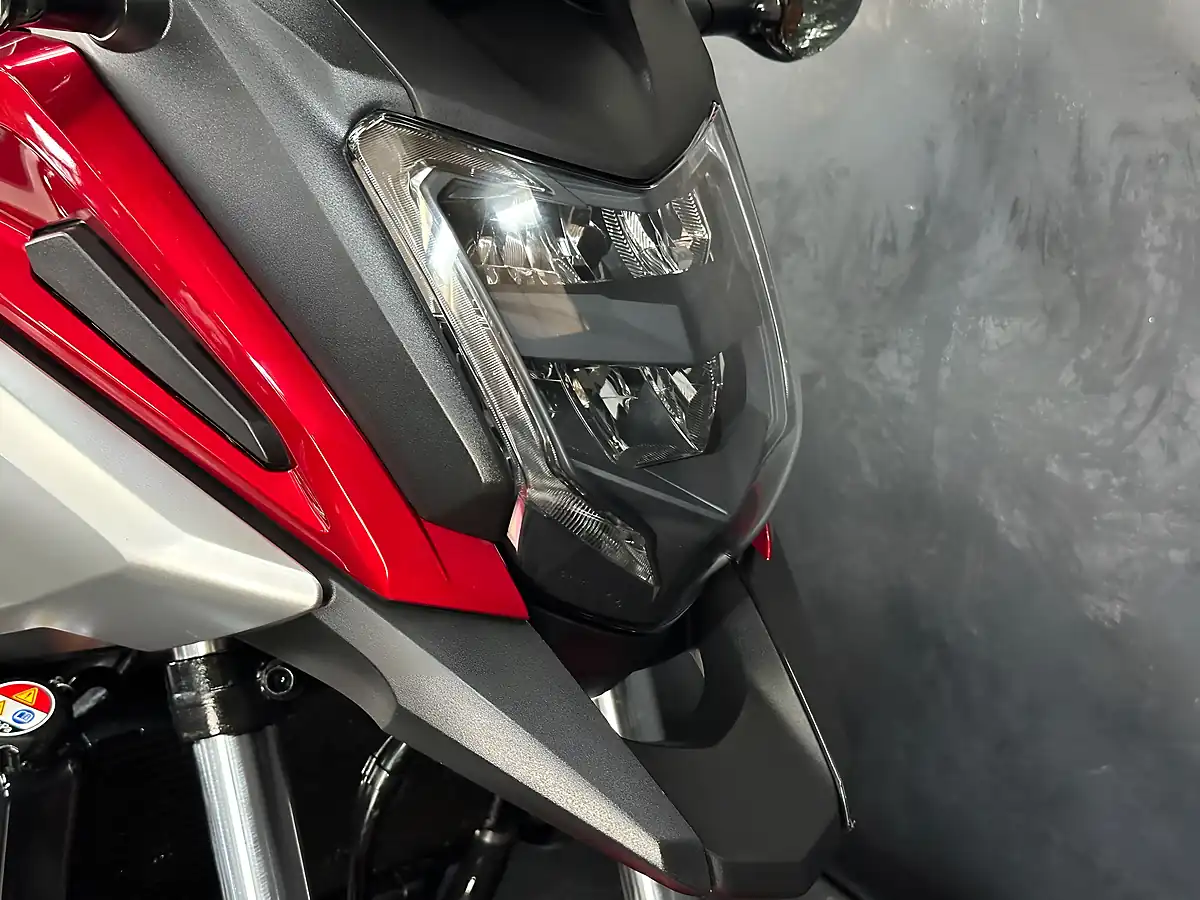 Used 2018 Honda NC750X Red - Interior and Exterior details 10