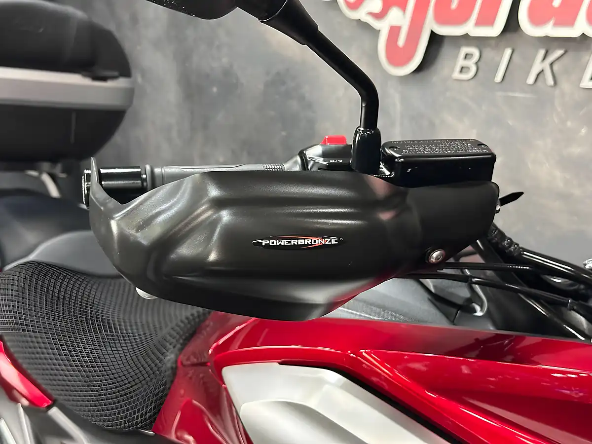 Used 2018 Honda NC750X Red - Interior and Exterior details 11