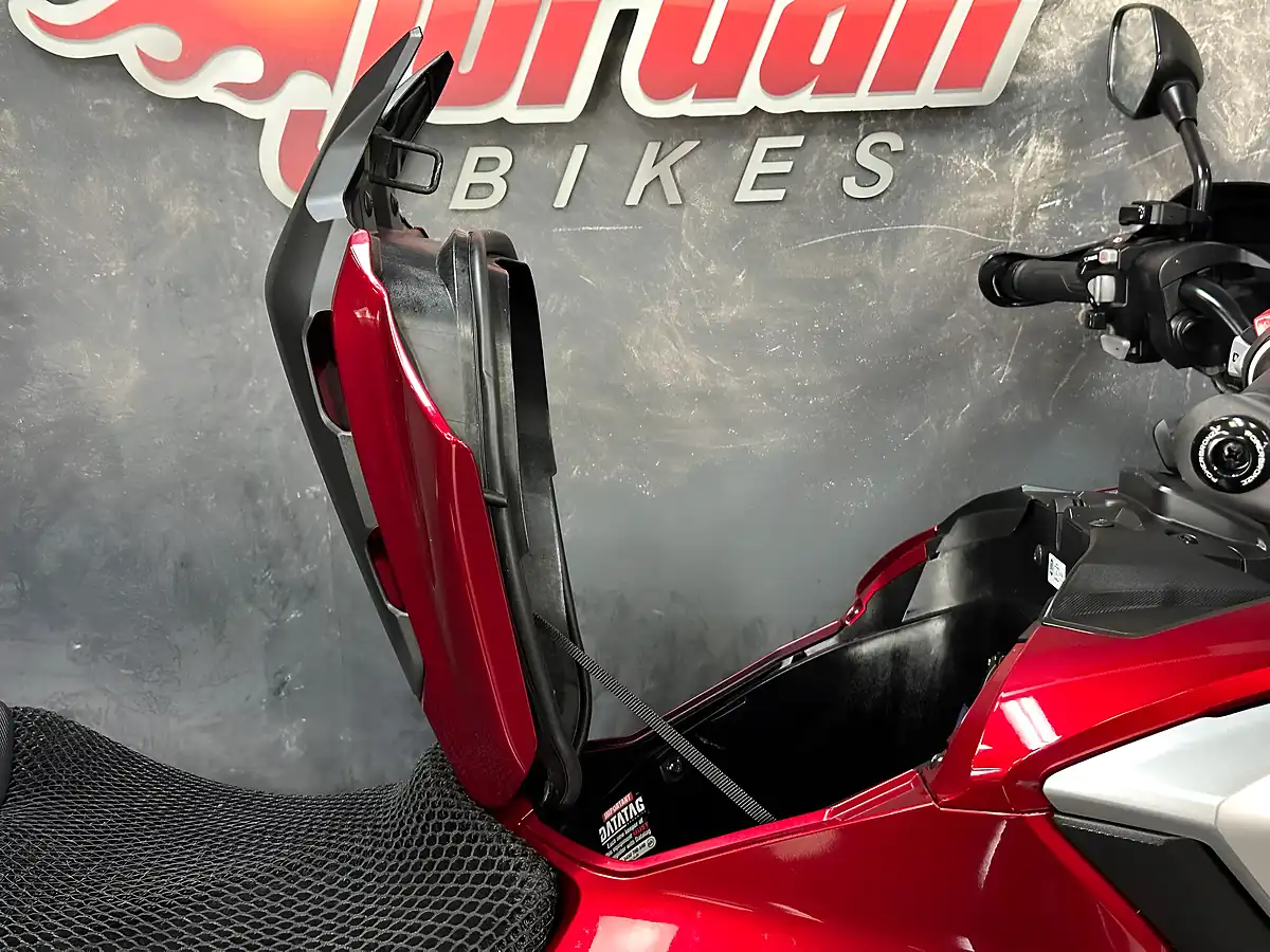 Used 2018 Honda NC750X Red - Interior and Exterior details 13