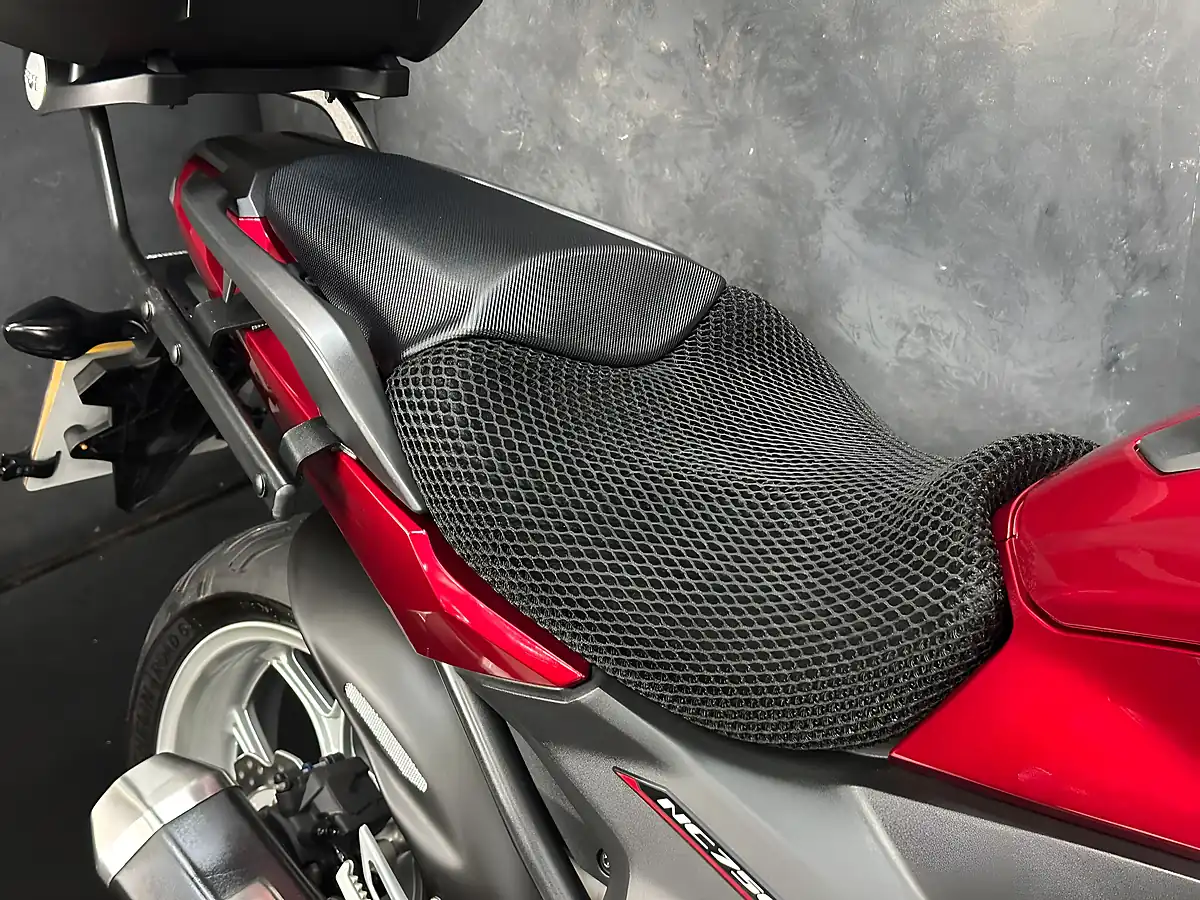Used 2018 Honda NC750X Red - Interior and Exterior details 14