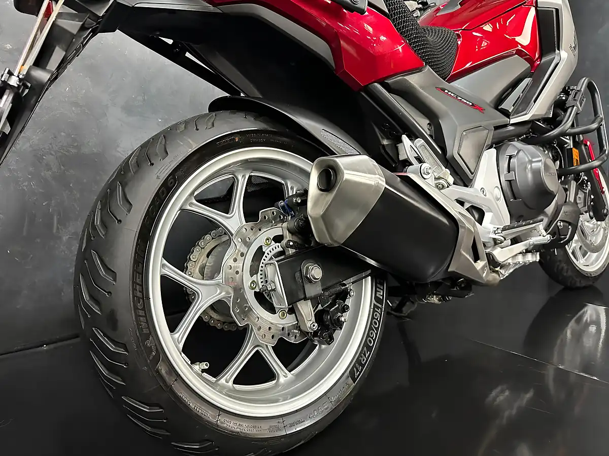 Used 2018 Honda NC750X Red - Interior and Exterior details 15