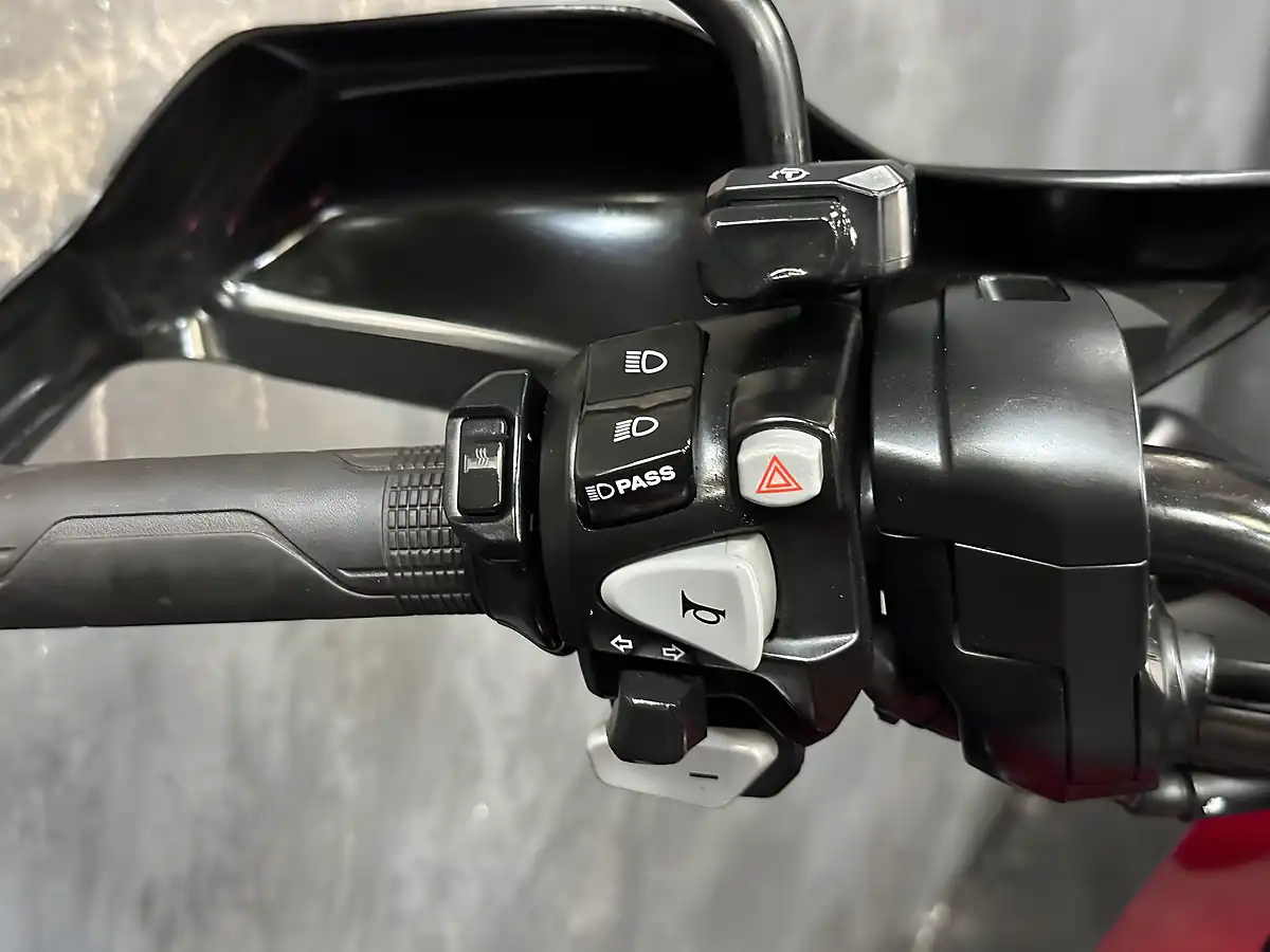 Used 2018 Honda NC750X Red - Interior and Exterior details 16