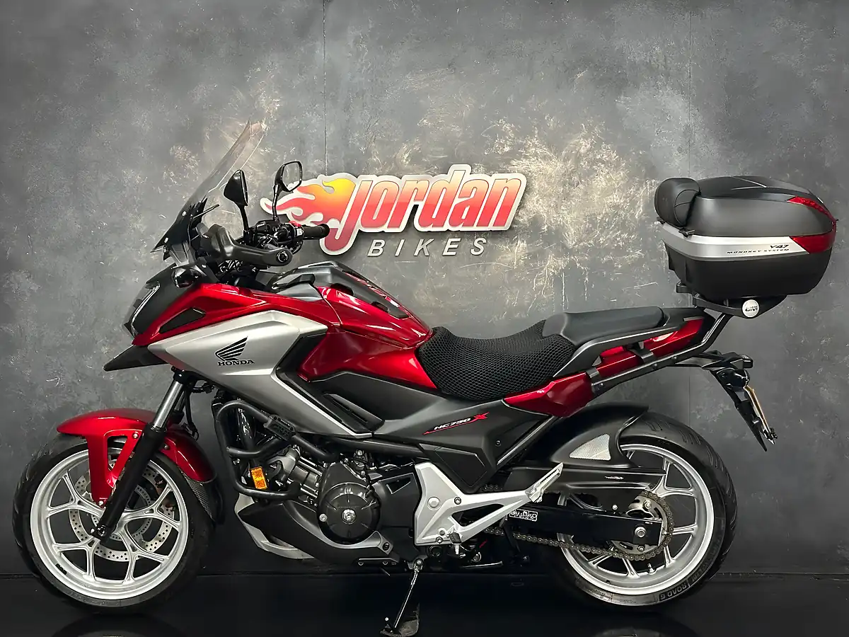 Used 2018 Honda NC750X Red - Interior and Exterior details 2