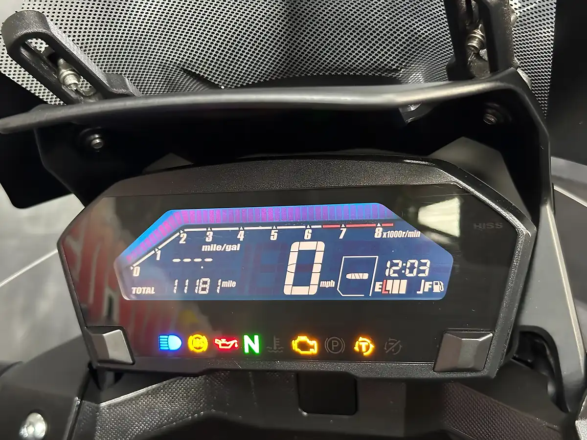 Used 2018 Honda NC750X Red - Interior and Exterior details 3