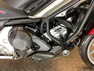 Used 2018 Honda NC750X Red - Interior and Exterior details 15