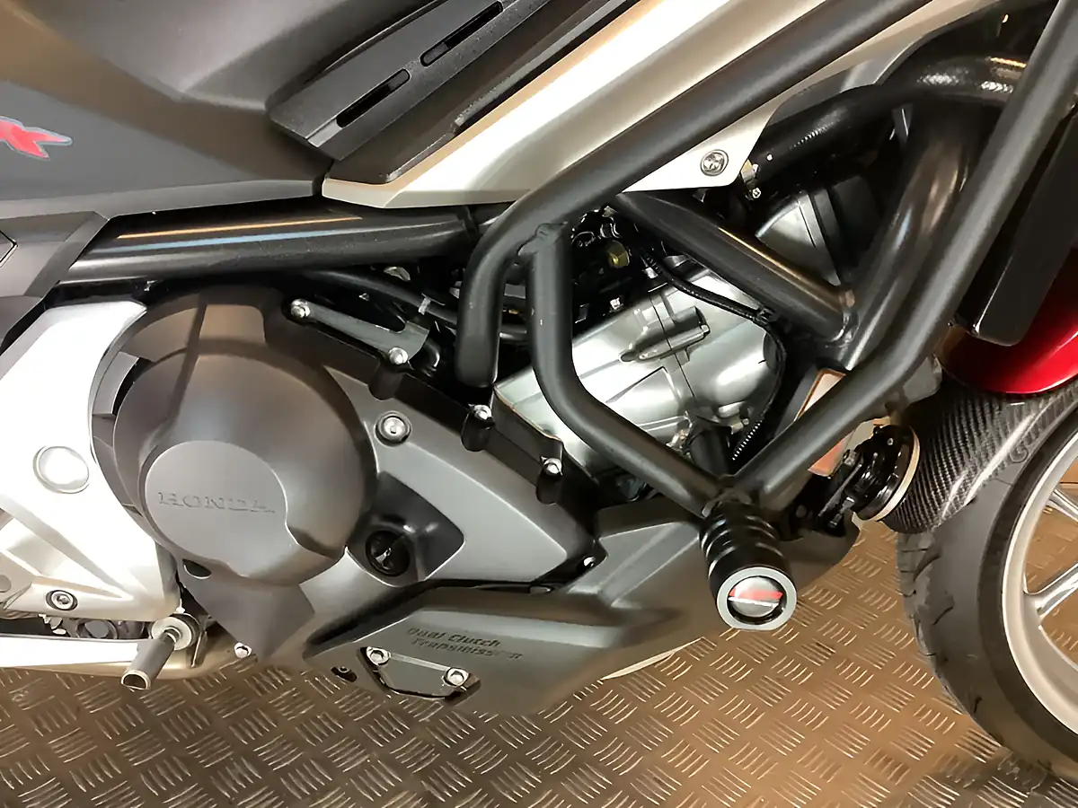Used 2018 Honda NC750X Red - Interior and Exterior details 15