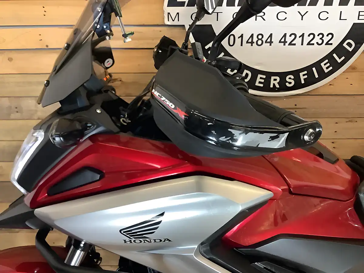 Used 2018 Honda NC750X Red - Interior and Exterior details 18