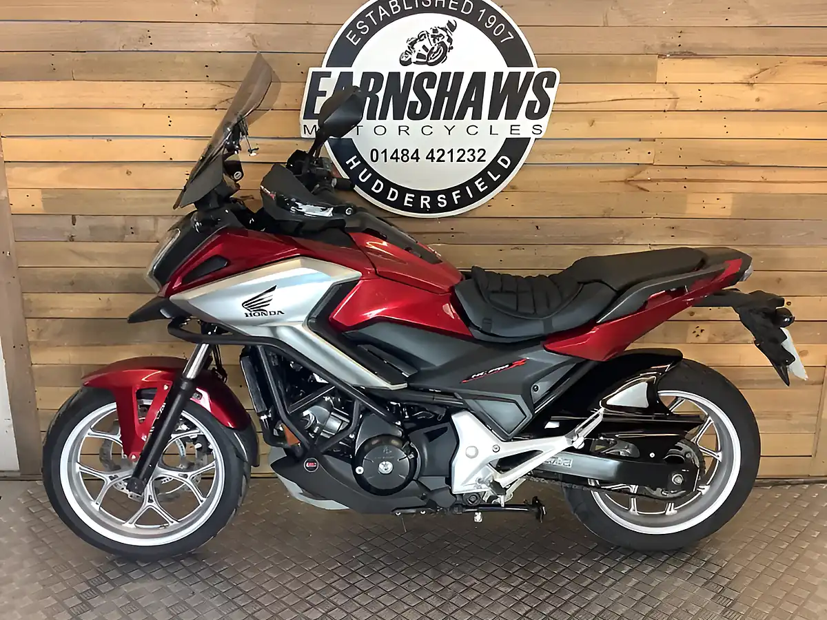 Used 2018 Honda NC750X Red - Interior and Exterior details 2