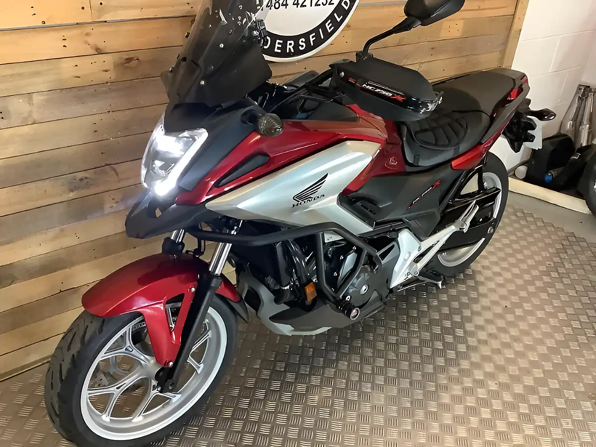 Used 2018 Honda NC750X Red - Interior and Exterior details 3