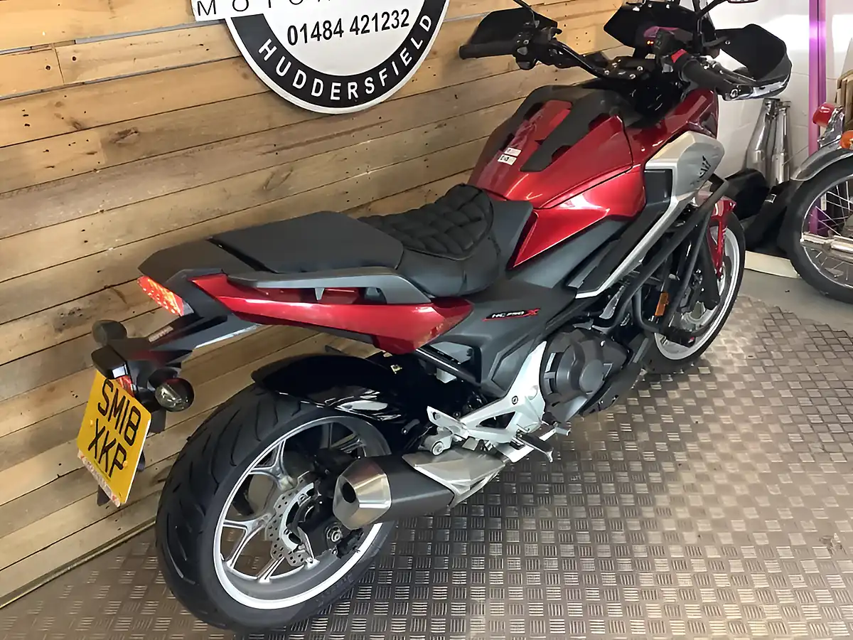 Used 2018 Honda NC750X Red - Interior and Exterior details 4