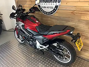 Used 2018 Honda NC750X Red - Interior and Exterior details 6