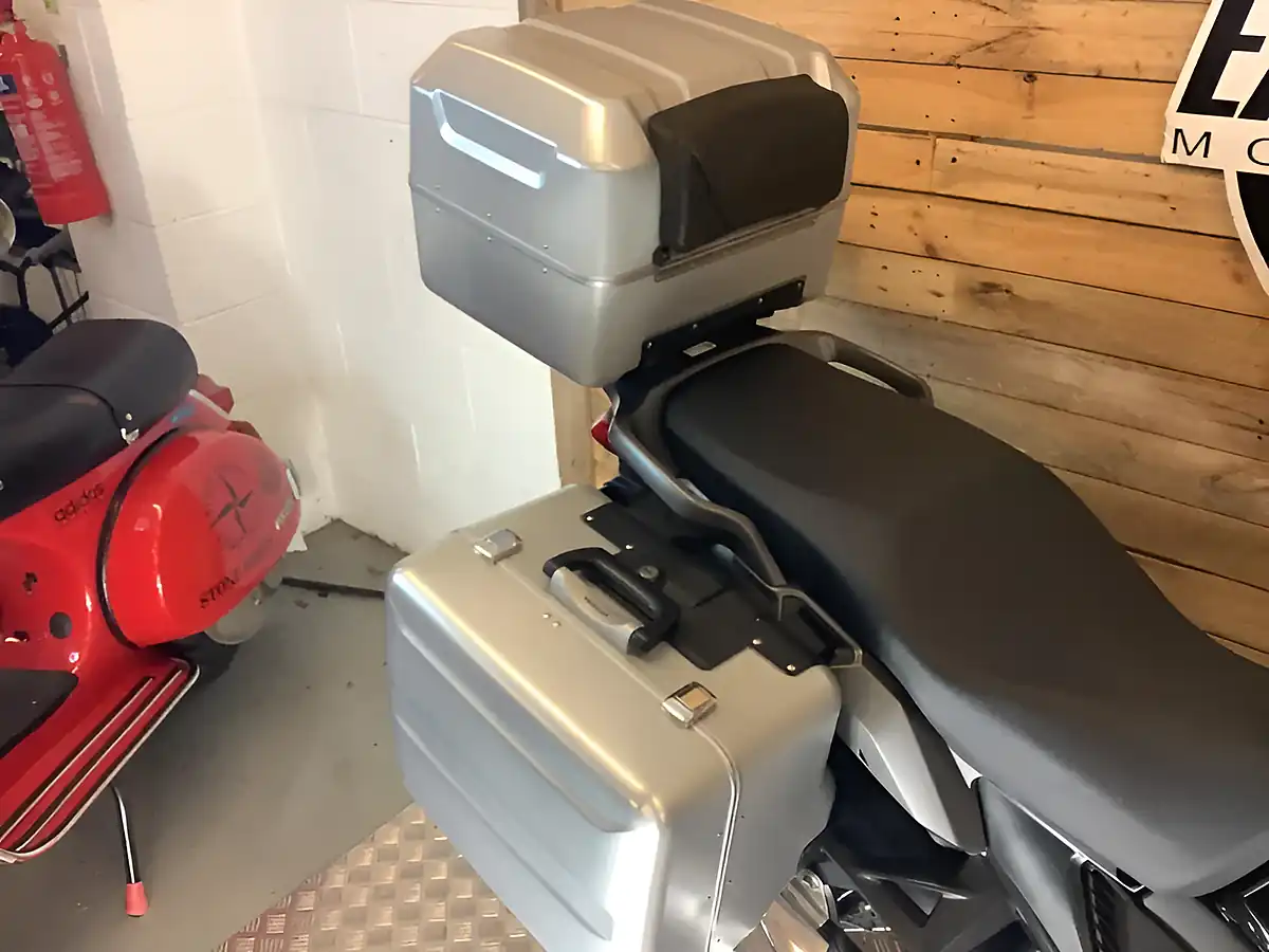 Used 2018 Honda Vfr Adventure Touring Red - Interior and Exterior details 18