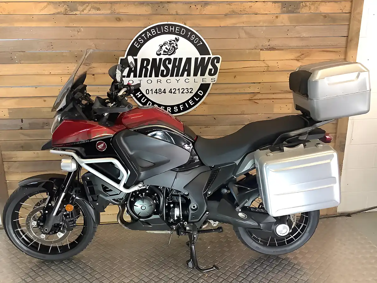 Used 2018 Honda Vfr Adventure Touring Red - Interior and Exterior details 2