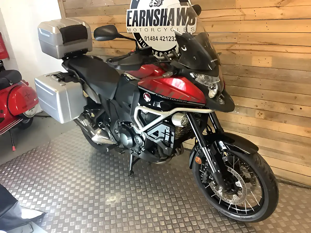 Used 2018 Honda Vfr Adventure Touring Red - Interior and Exterior details 5