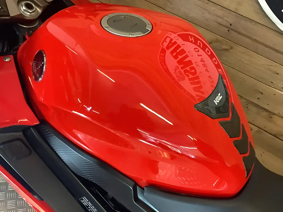 Used 2018 Honda Vfr F Red - Interior and Exterior details 10