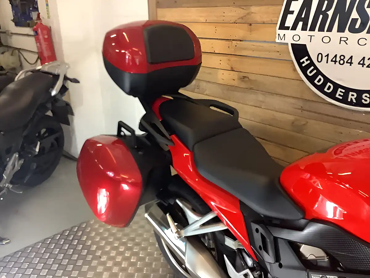 Used 2018 Honda Vfr F Red - Interior and Exterior details 15