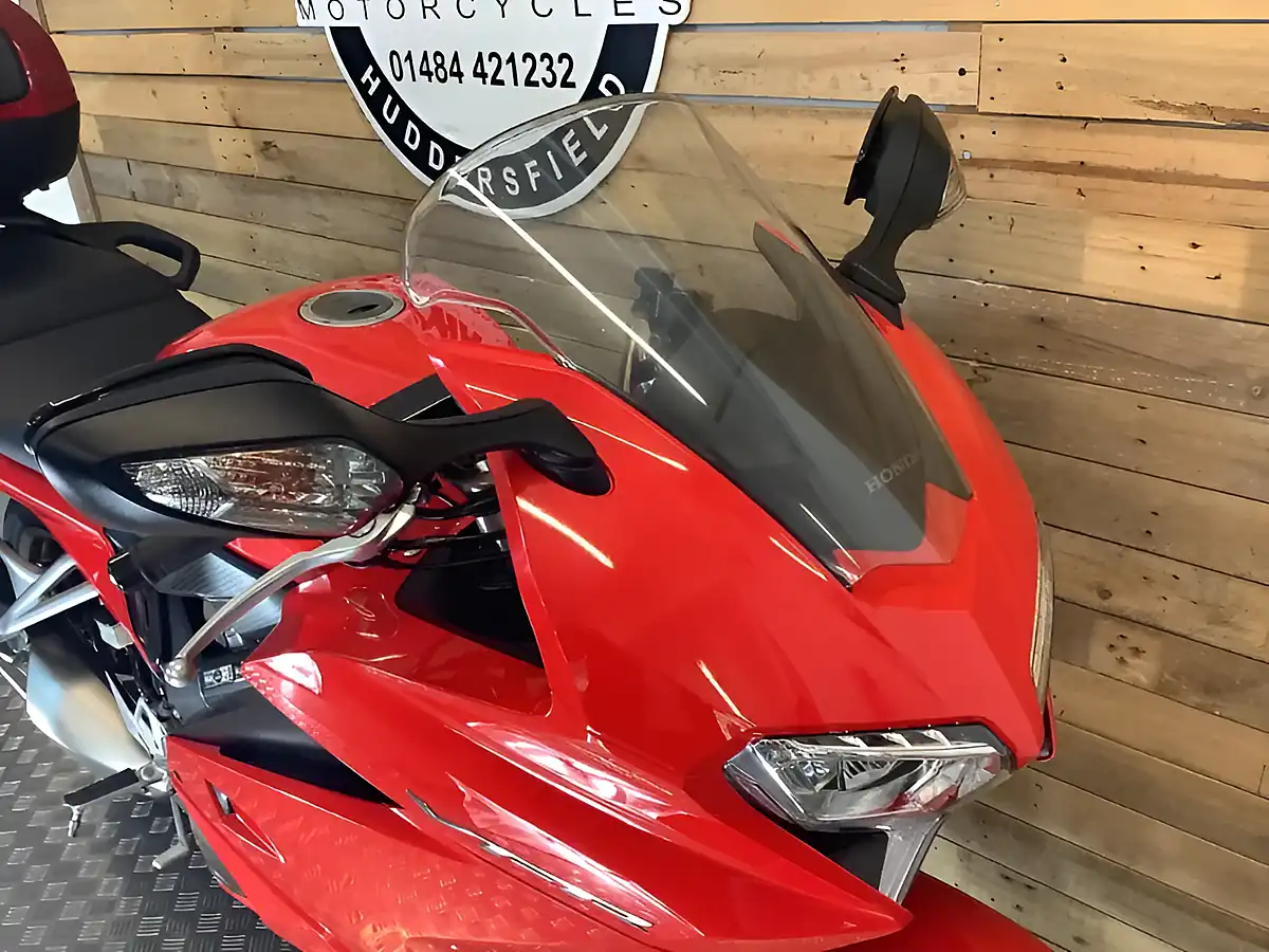 Used 2018 Honda Vfr F Red - Interior and Exterior details 18