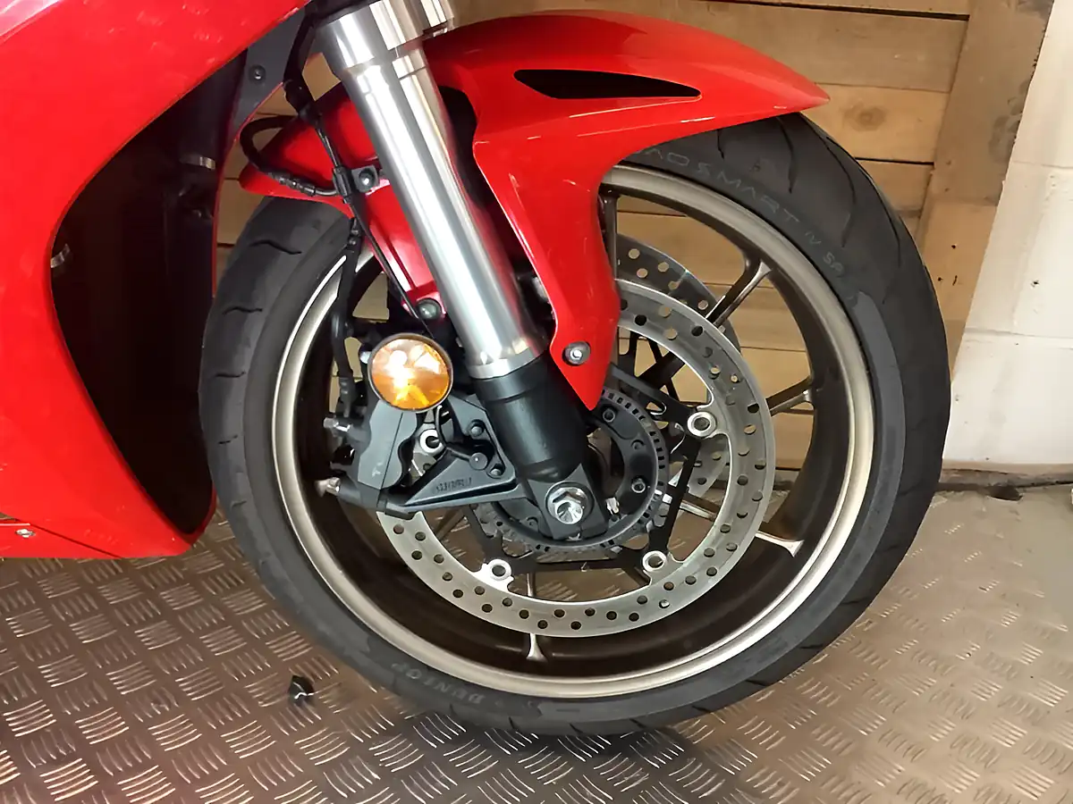 Used 2018 Honda Vfr F Red - Interior and Exterior details 19