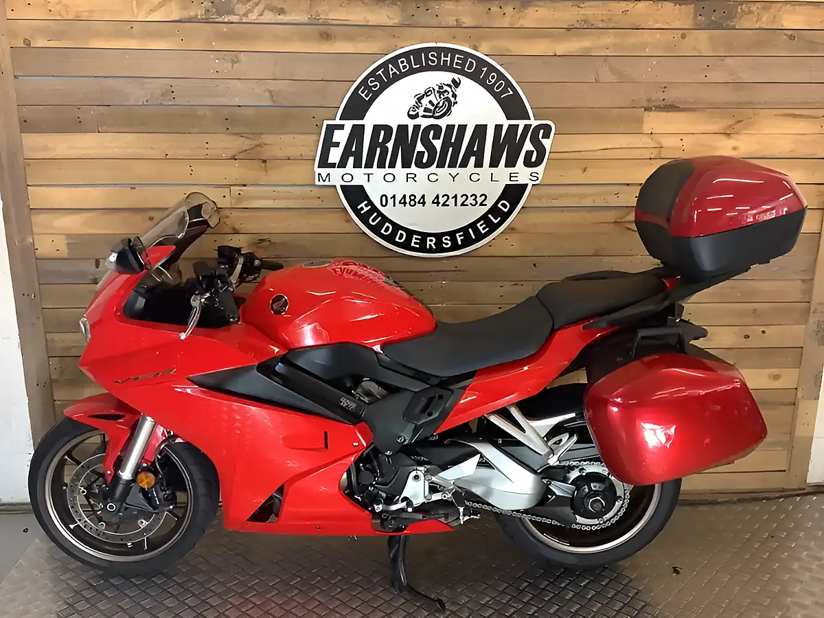 Used 2018 Honda Vfr F Red - Interior and Exterior details 2
