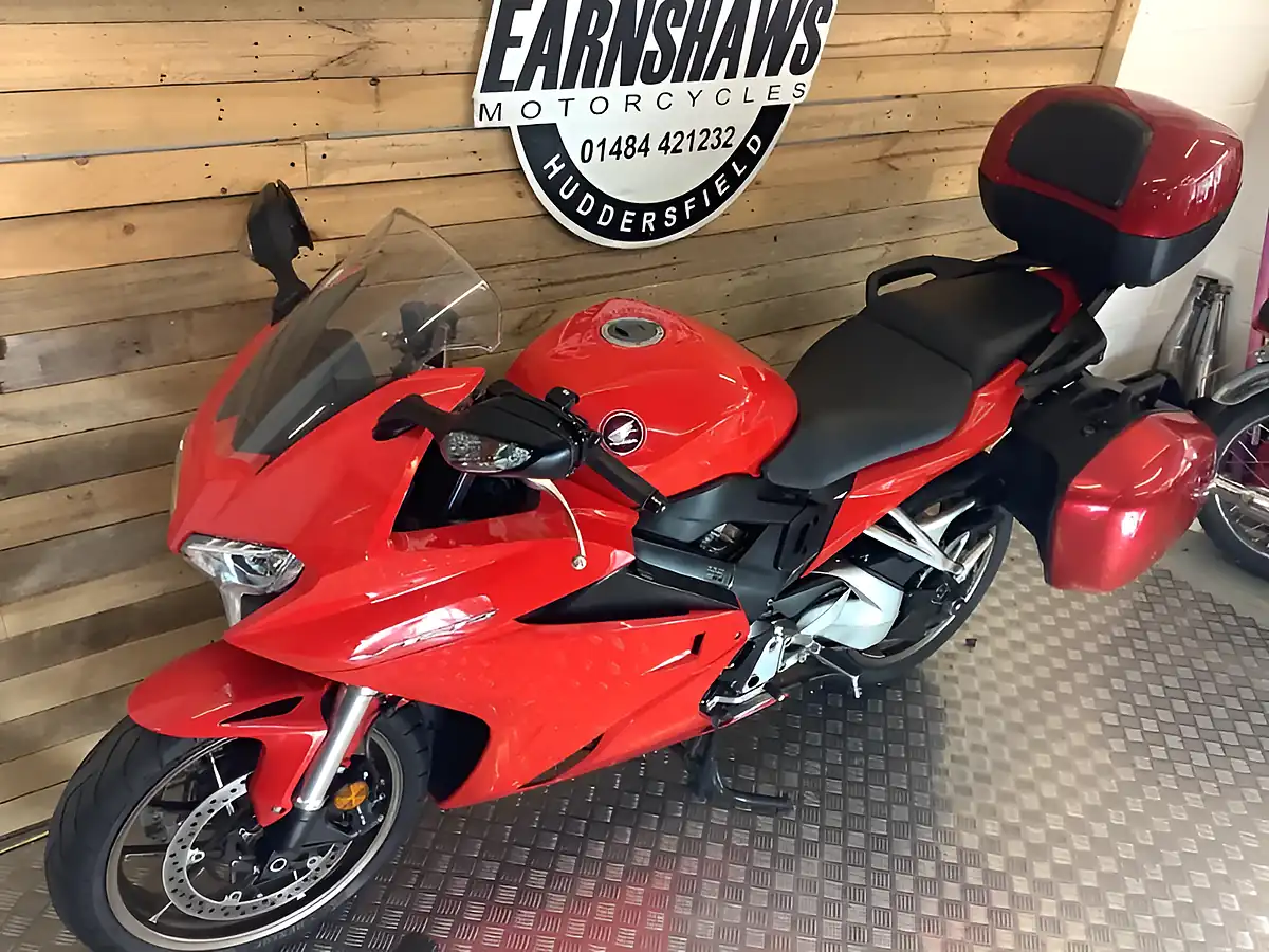 Used 2018 Honda Vfr F Red - Interior and Exterior details 3