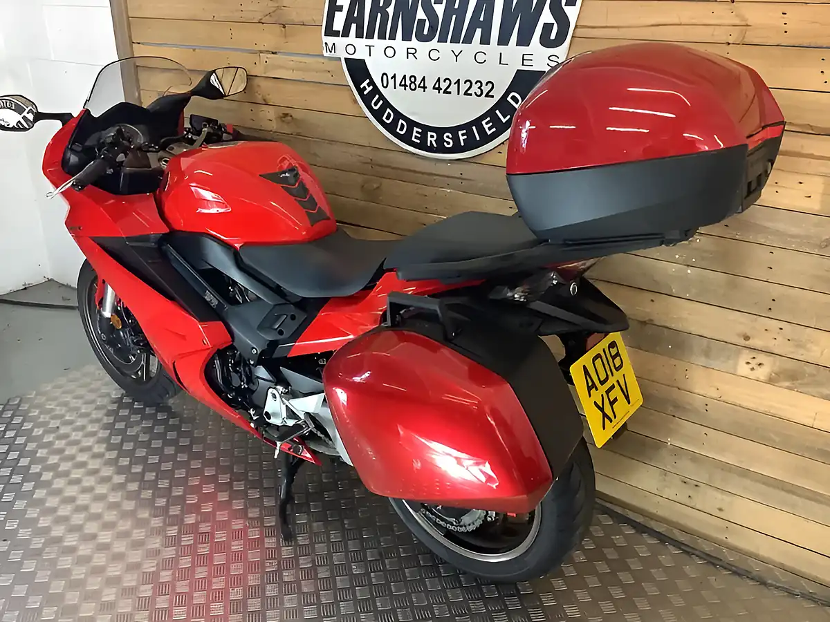 Used 2018 Honda Vfr F Red - Interior and Exterior details 6