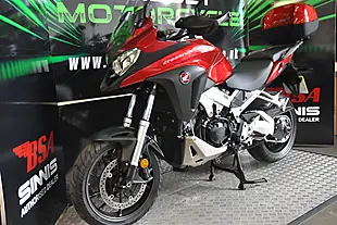 Used 2018 Honda VFR800 X Crossrunner Red - Interior and Exterior details 12