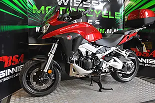 Used 2018 Honda VFR800 X Crossrunner Red - Interior and Exterior details 13