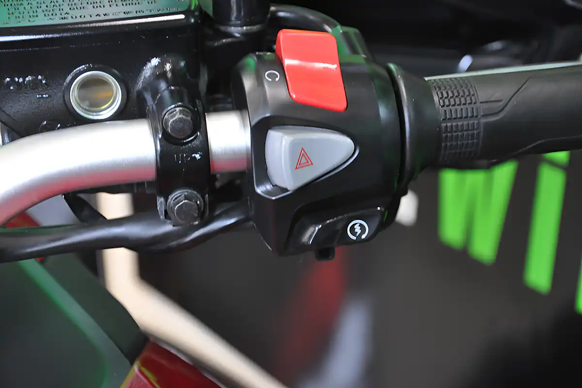 Used 2018 Honda VFR800 X Crossrunner Red - Interior and Exterior details 18