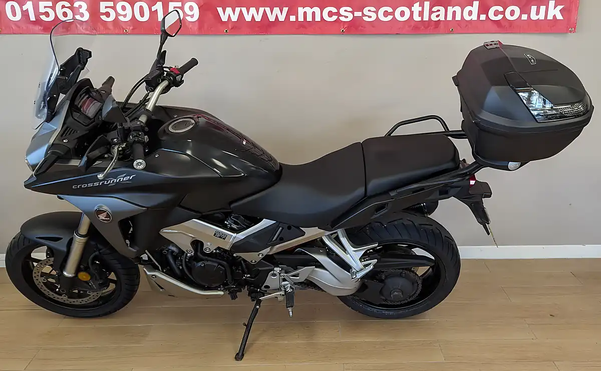 Used 2018 Honda VFR800X Crossrunner Xa Black - Interior and Exterior details 10