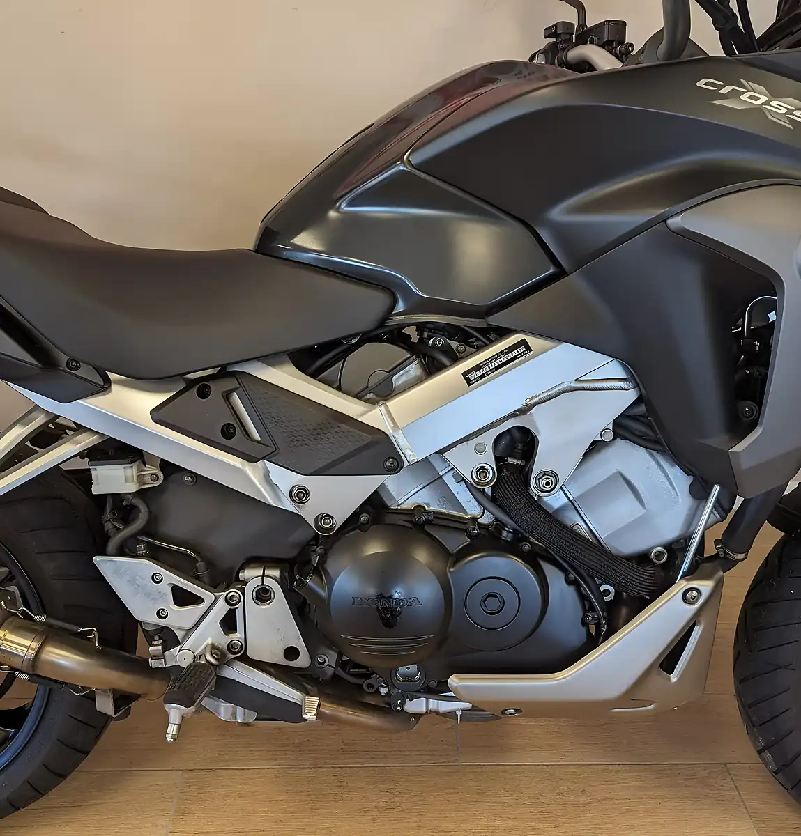 Used 2018 Honda VFR800X Crossrunner Xa Black - Interior and Exterior details 3