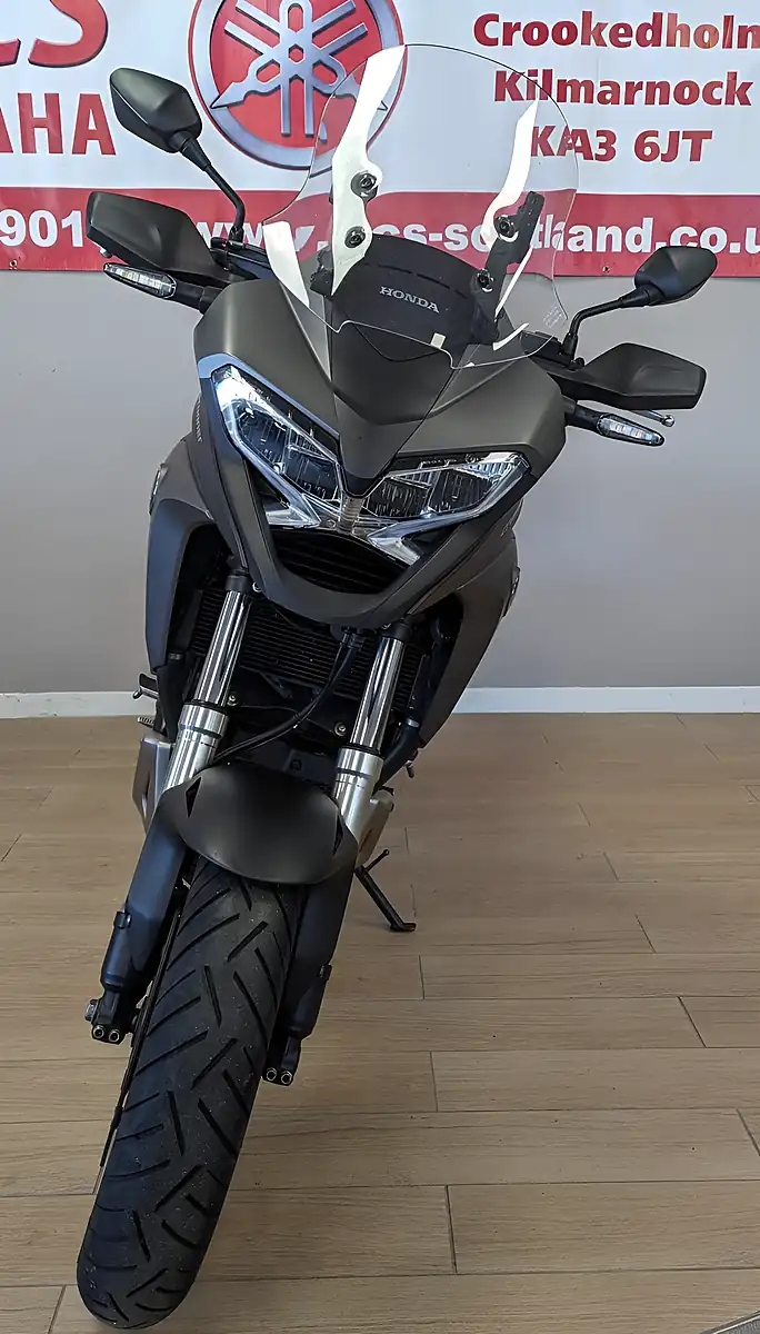 Used 2018 Honda VFR800X Crossrunner Xa Black - Interior and Exterior details 7