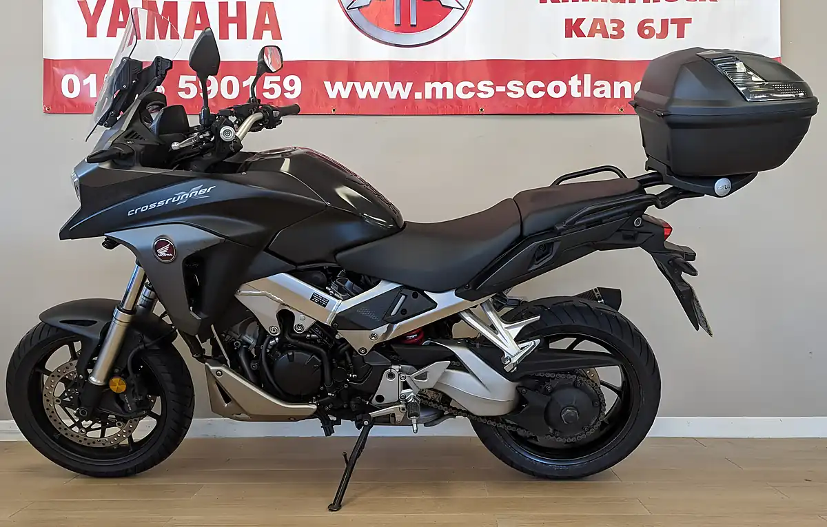 Used 2018 Honda VFR800X Crossrunner Xa Black - Interior and Exterior details 9