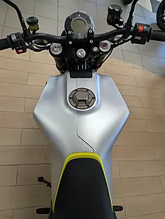 Used 2018 Husqvarna Vitpilen 701 White - Interior and Exterior details 19