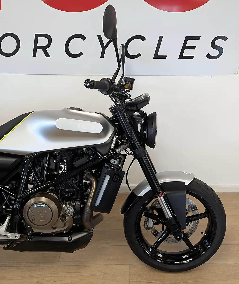 Used 2018 Husqvarna Vitpilen 701 White - Interior and Exterior details 6